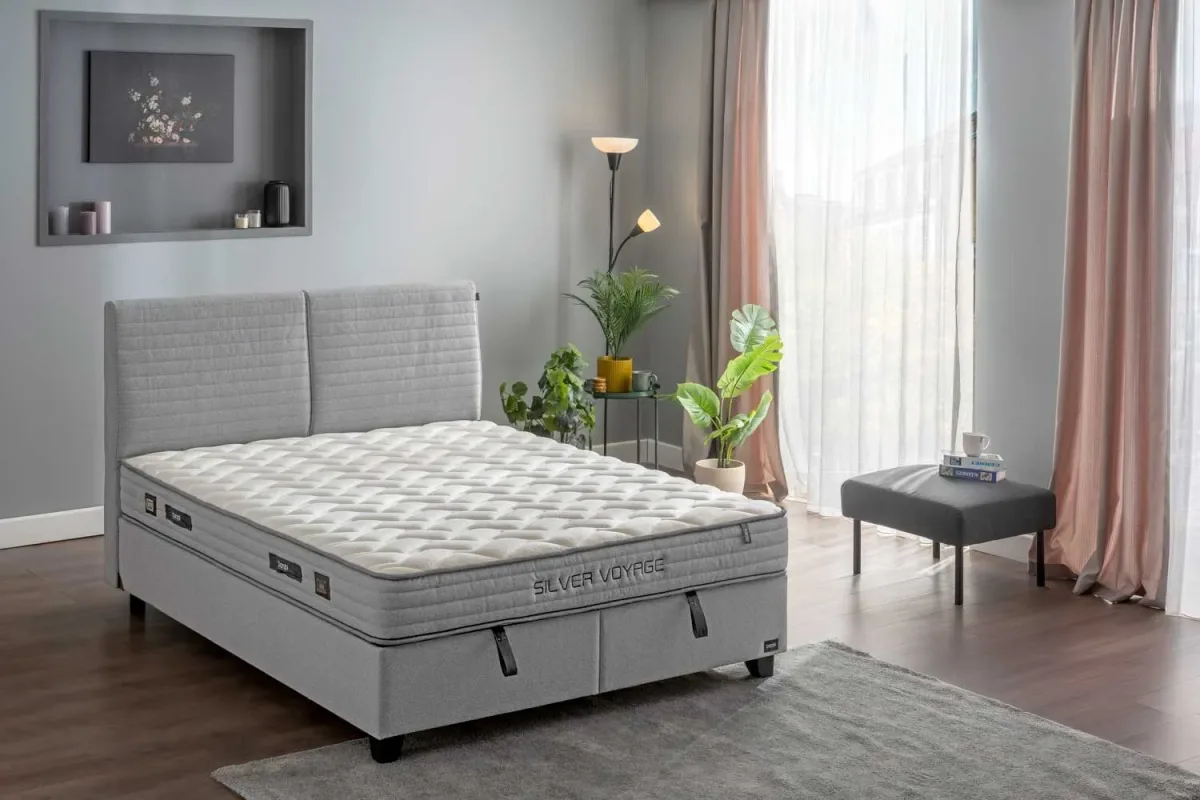 Bambi Silver Voyage Set - yatak odasında, farklı açıdan