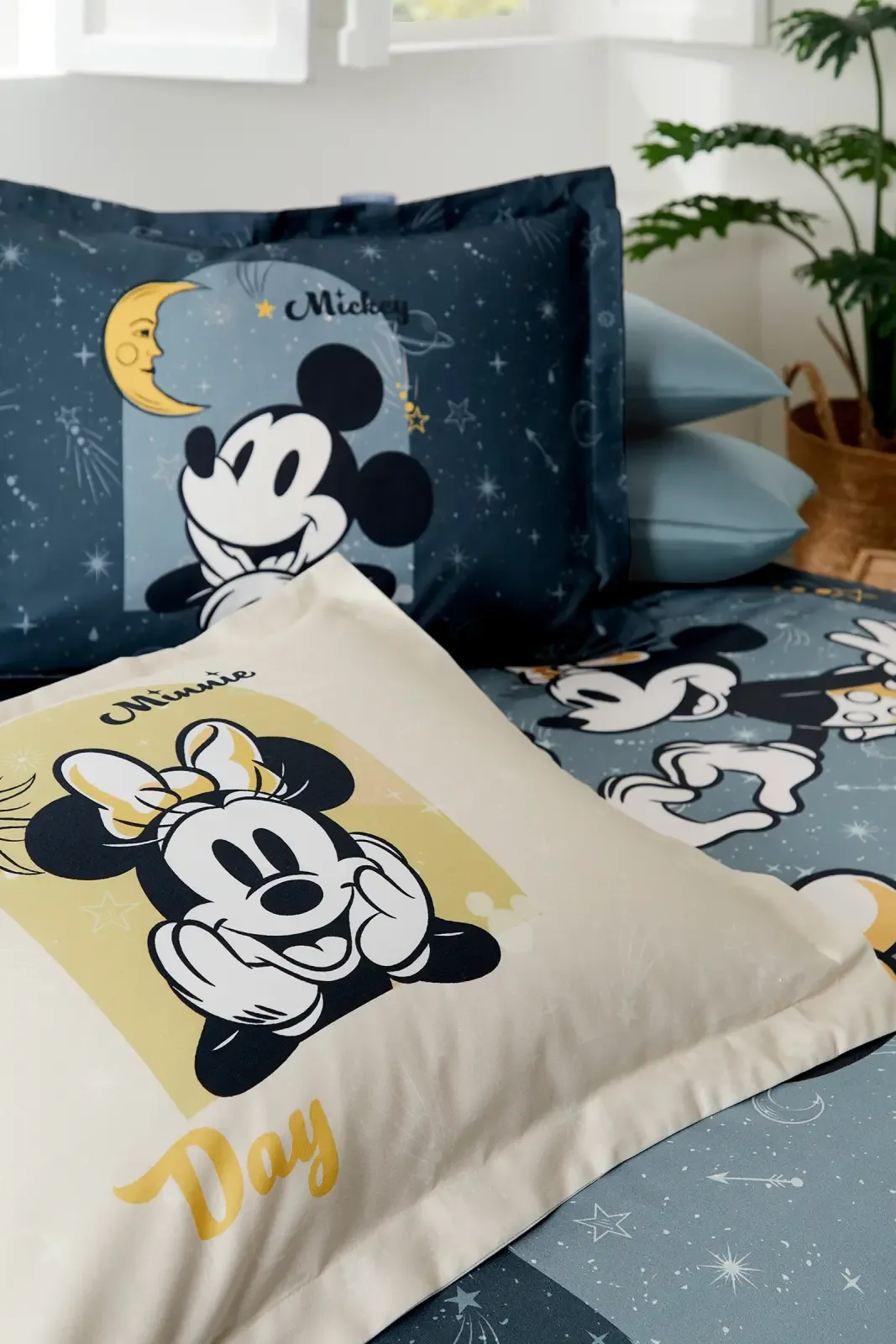 Özdilek Mickey & Minnie Mouse Day Çift Kişilik Disney Lisanslı Lastikli Çarşaf Nevresim Takımı - görsel 2