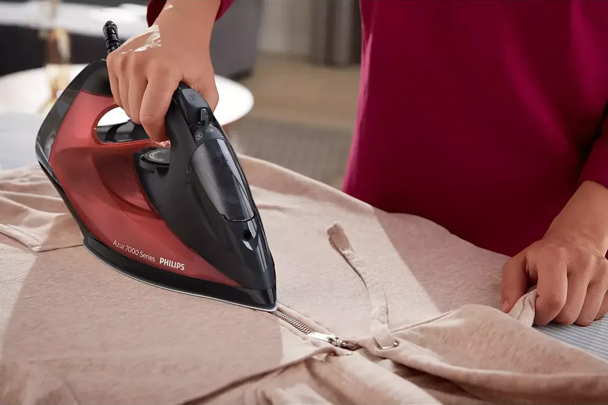Philips 7000 Serisi HV Buharlı Ütü Siyah/Kırmızı DST7022/40 - görsel 3